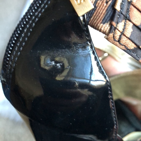 GUESS LEOPARD PRINT HEELS - Picture 6 of 6